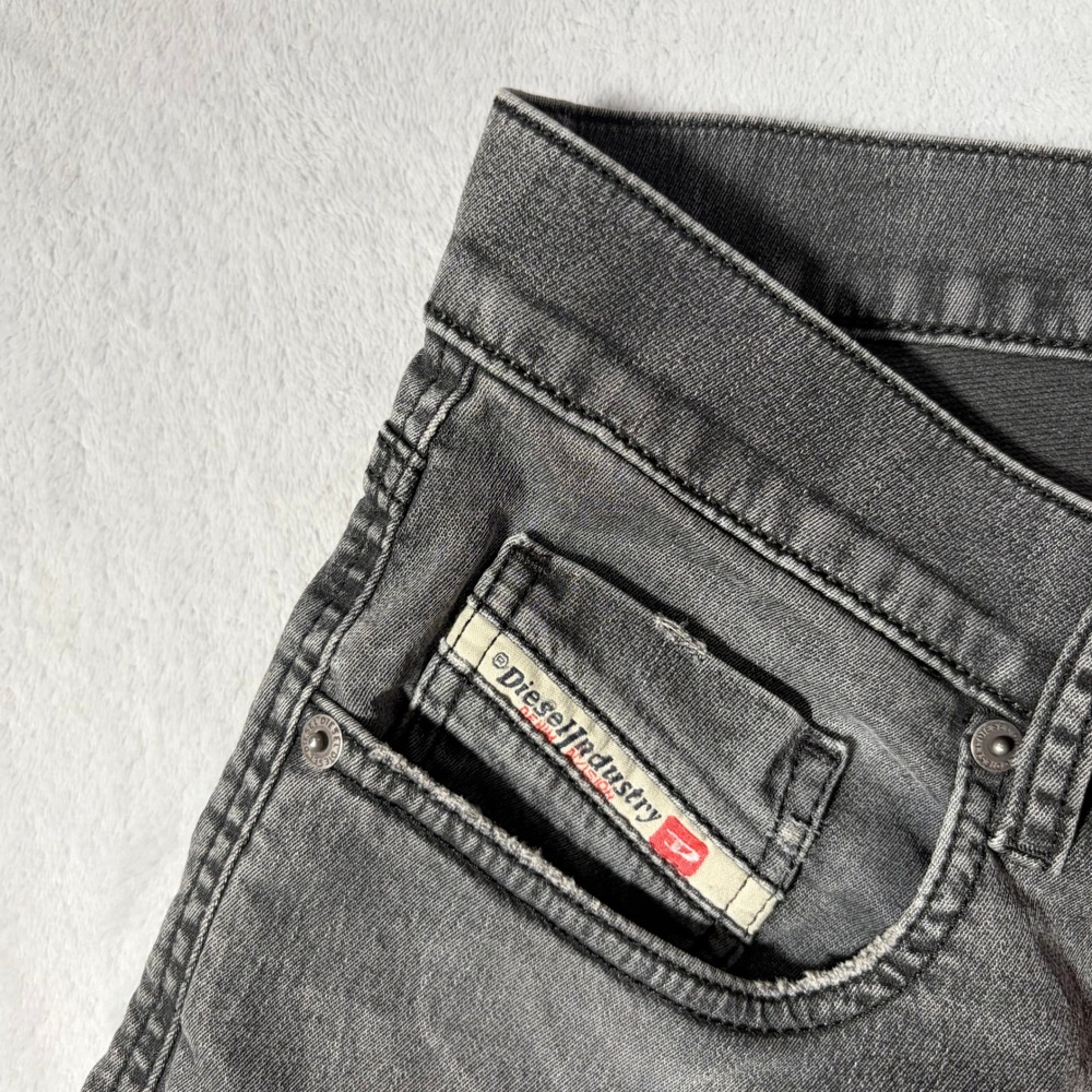 Diesel Grey Wash Slim Tapered Jeans Mens Size 30 Five Pocket Denim Faded Black - Picture 8 of 13
